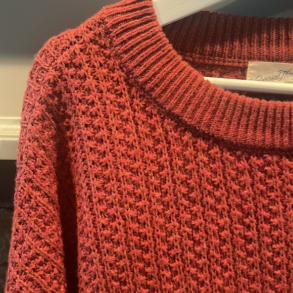 Rust color Sweater - Picture 3 of 3